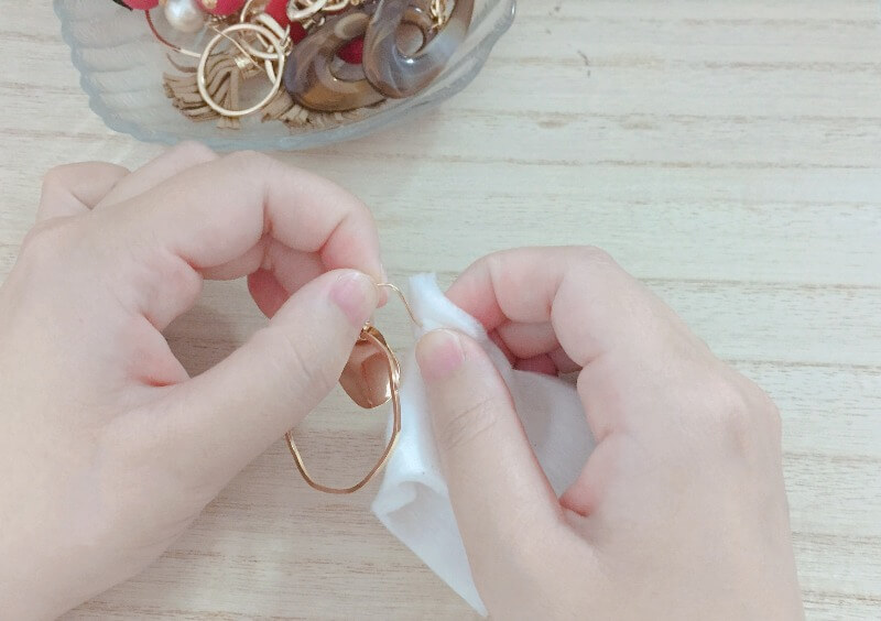 ピアスのお手入れ 掃除